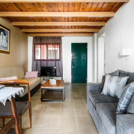 Vasilikos Garden Suites Екстериор снимка